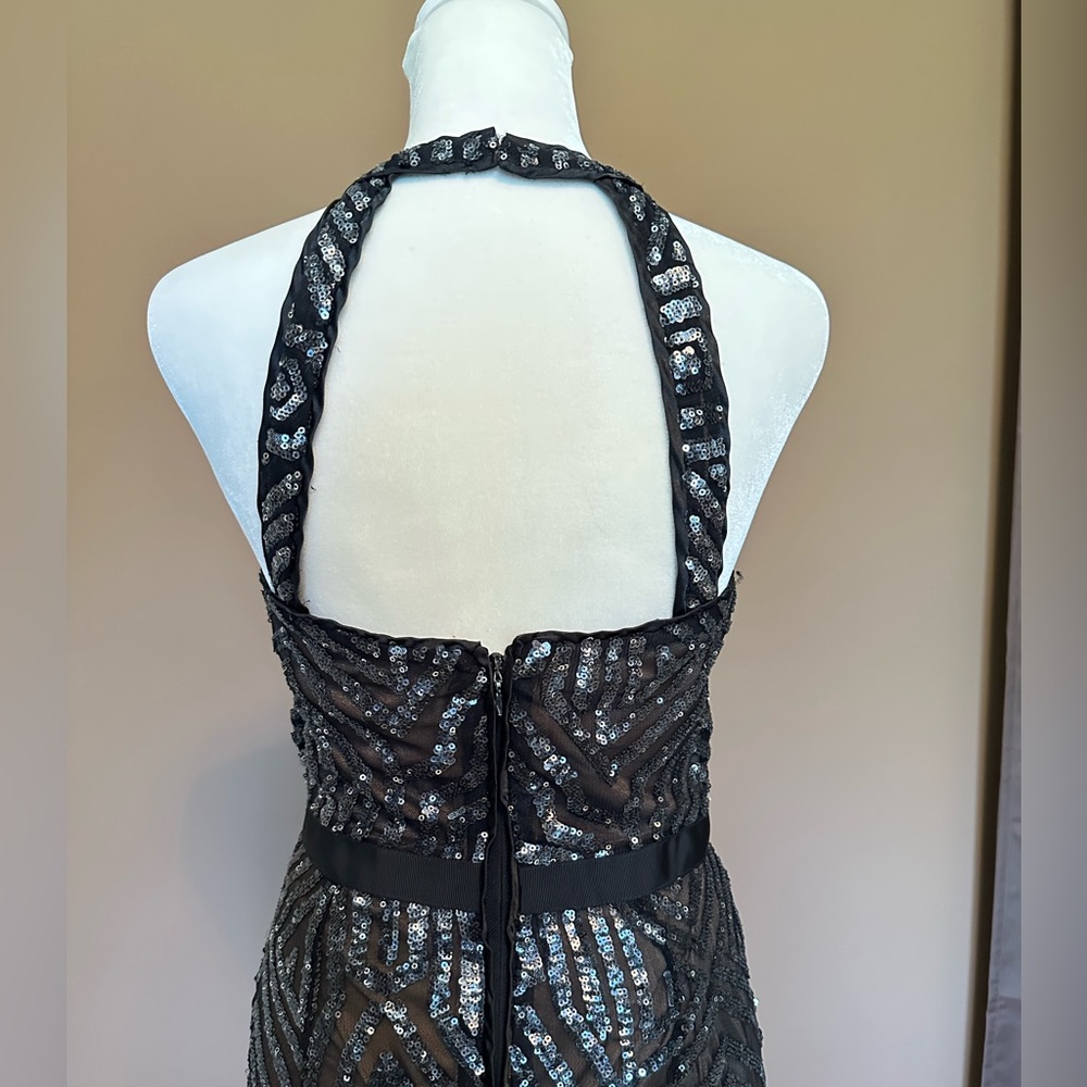 Laundry by Shelli Segal ballgown. - Picture 6 of 10